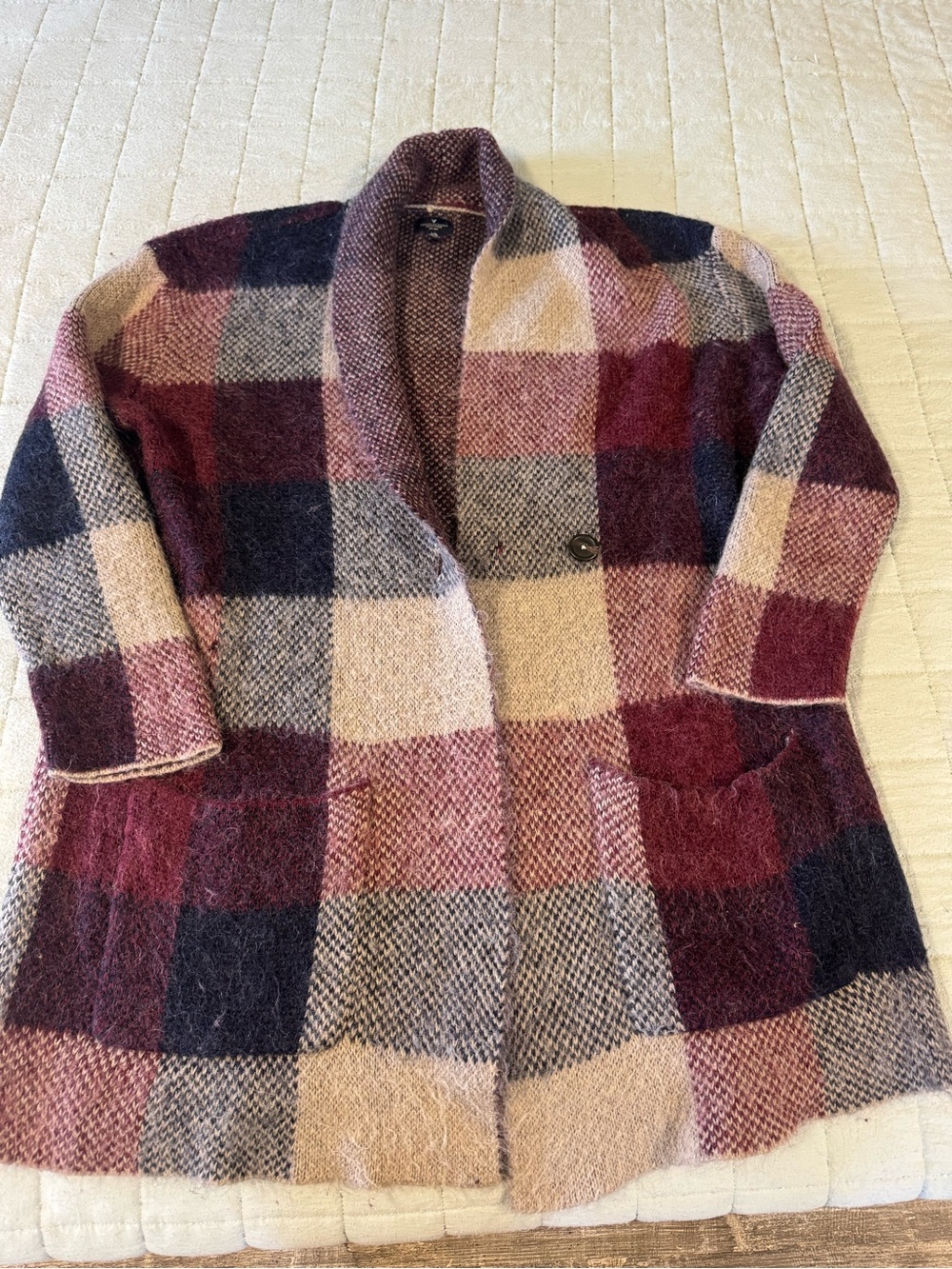 Plaid Open-Front Women's Sweater Cardigan in Burgundy and Cream American Eagle